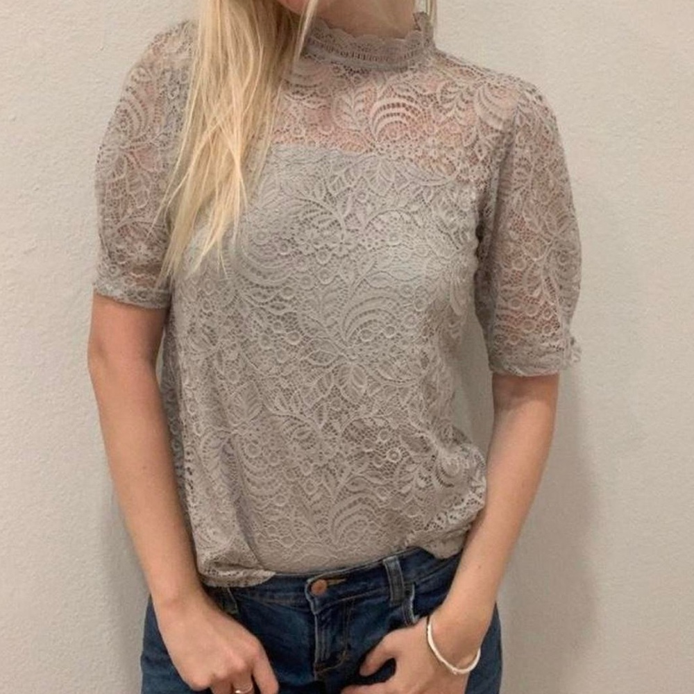 Elegant Gray Lace blouse